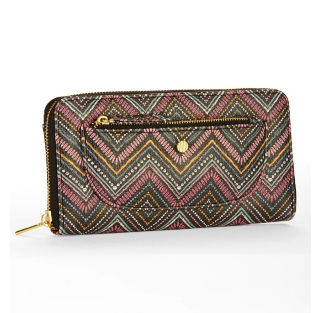 TIME and TRU Victoria Dede Wallet Chevron Print